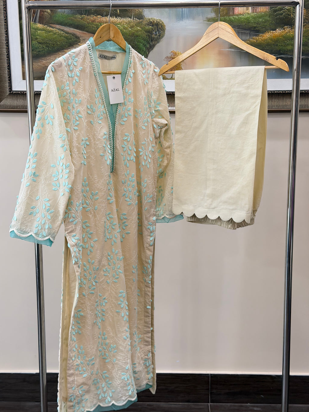 AŹAL Essentials